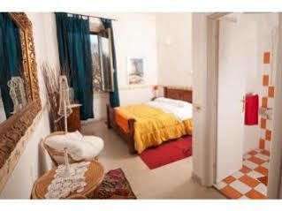 Ombelico Del Hotel 2*